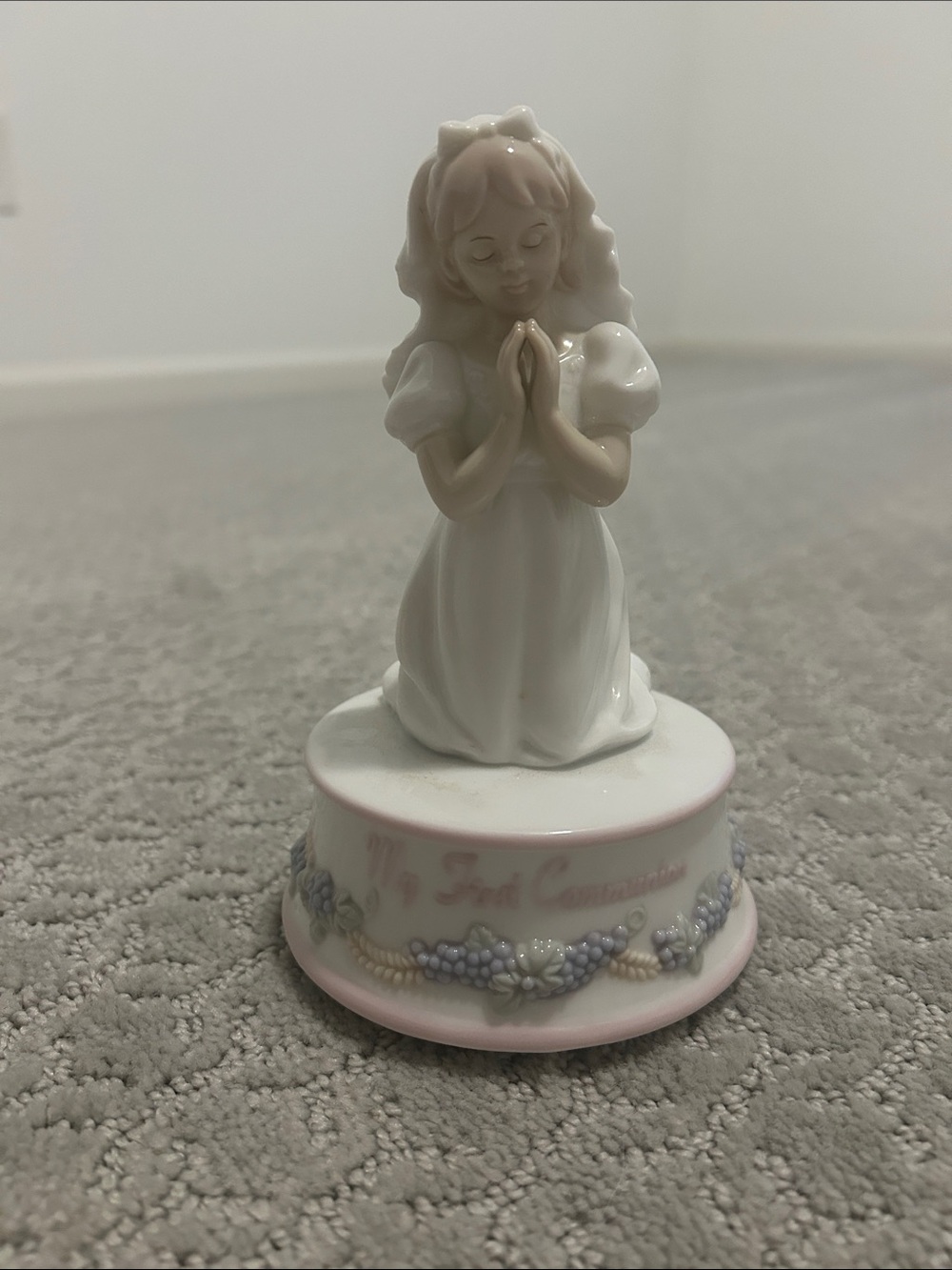 Porcelain Praying Girl “my first communion” music box